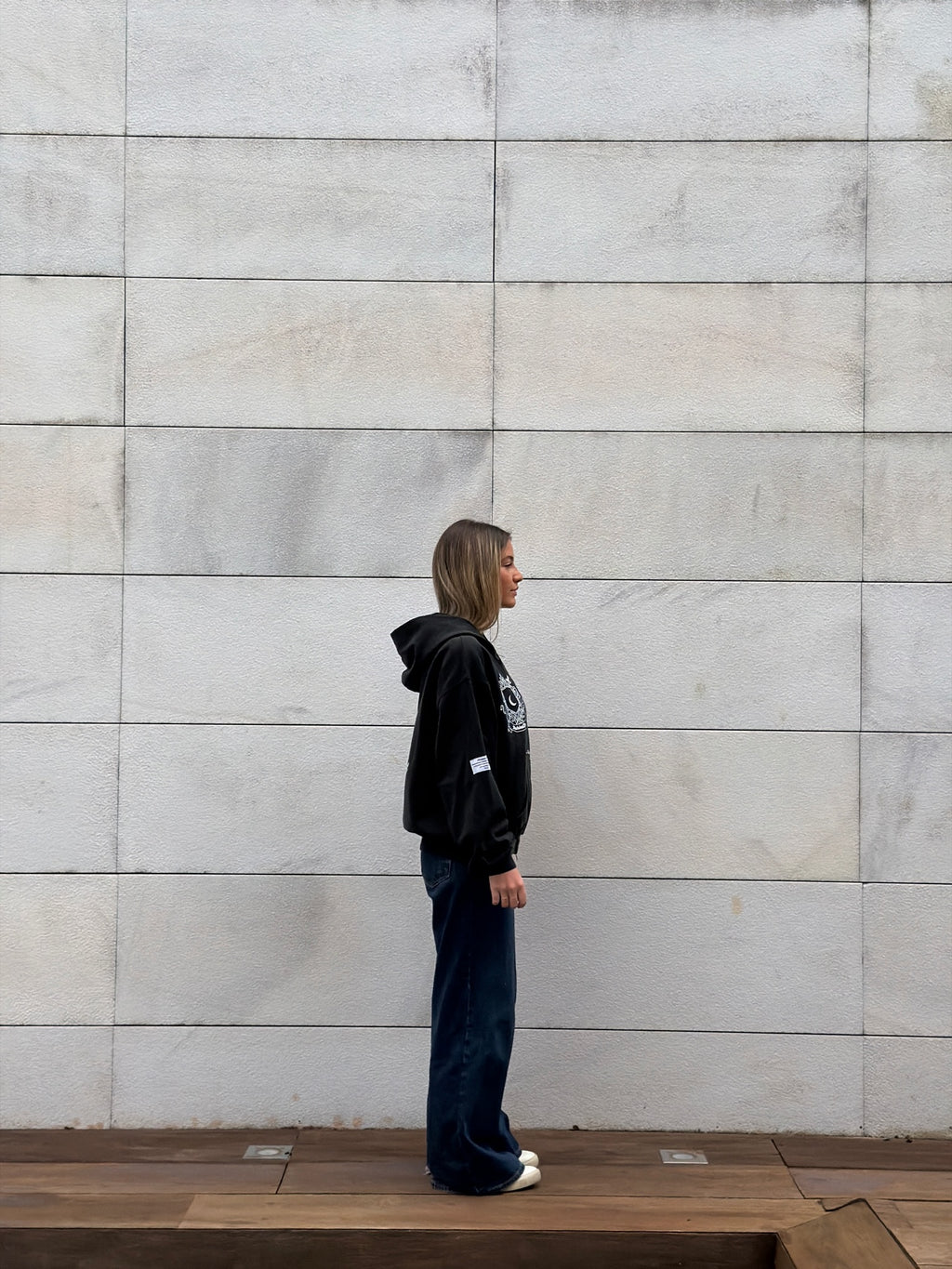 LE BLASON NOIR ZIPPED HOODIE