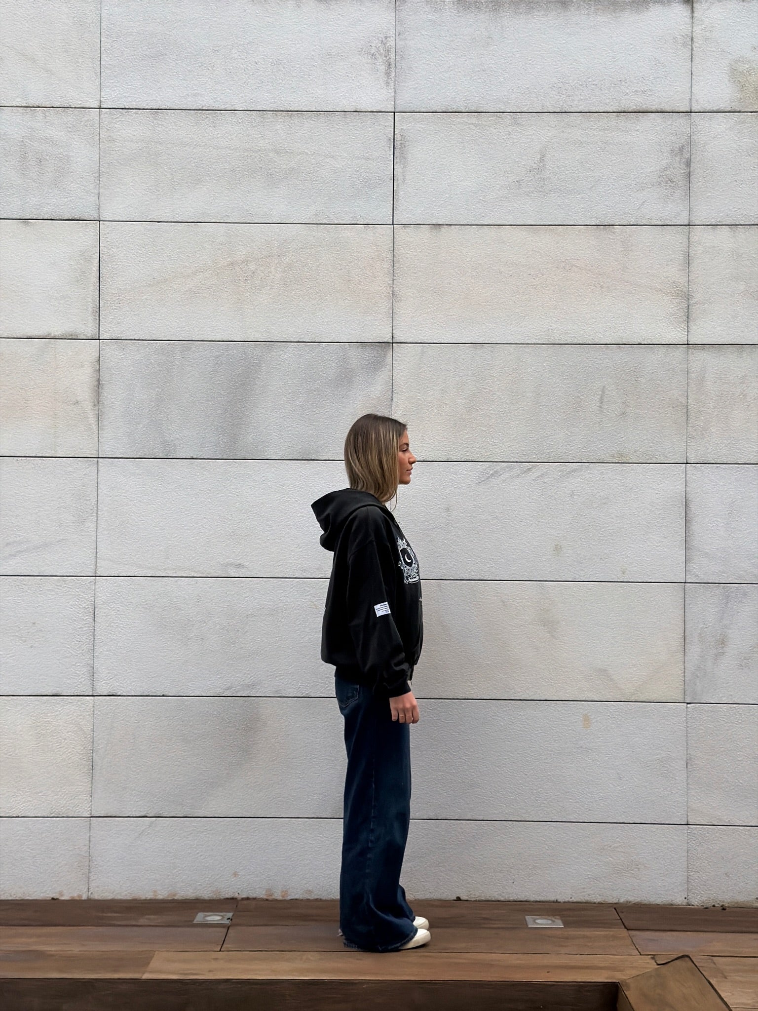 LE BLASON NOIR ZIPPED HOODIE