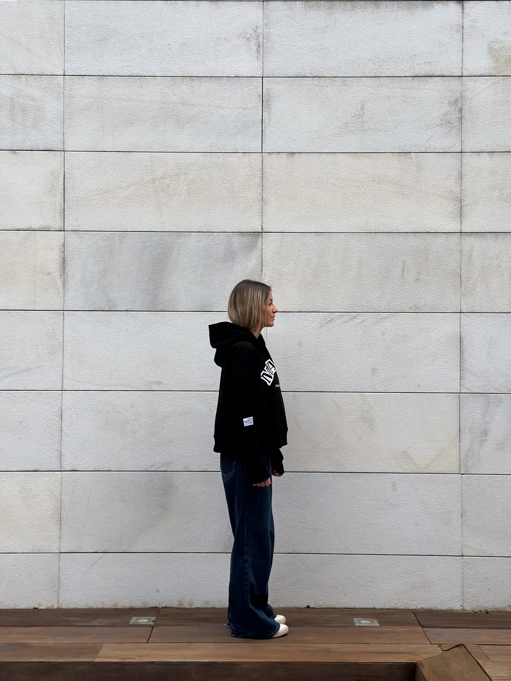 LE VARSITY NOIR HOODIE