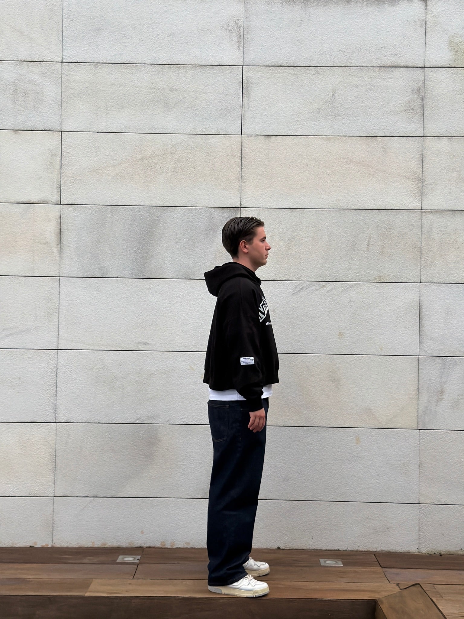 LE VARSITY NOIR HOODIE